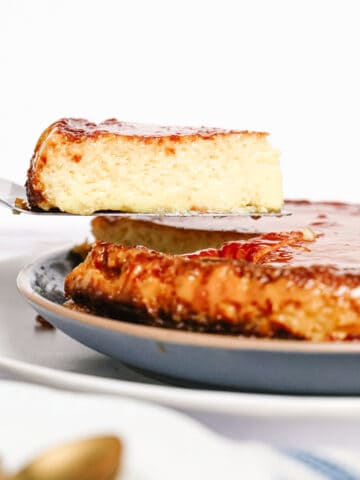 Side view of a slice of cuban flan