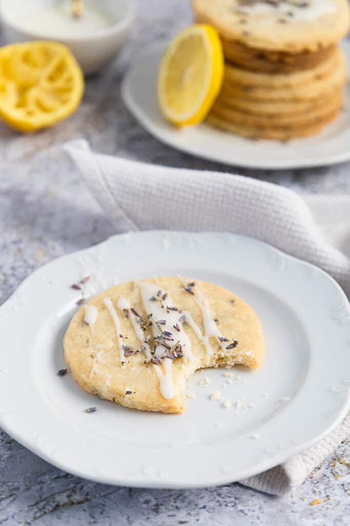 Deliciously Buttery Lemon Lavender Cookies (with Video) – Petit Porcini