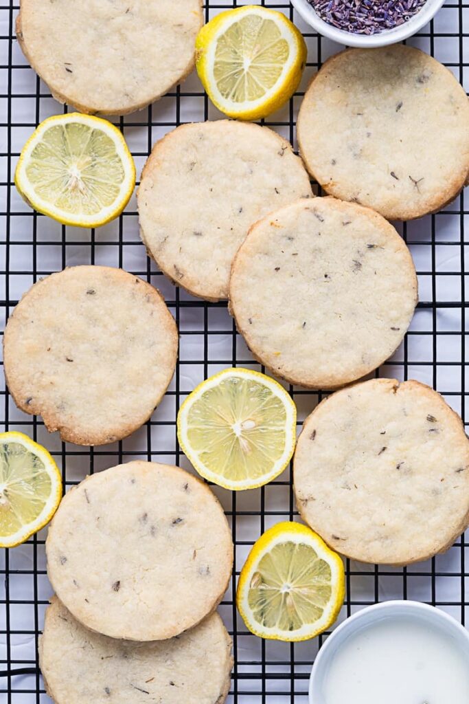 Deliciously Buttery Lemon Lavender Cookies (with Video) – Petit Porcini